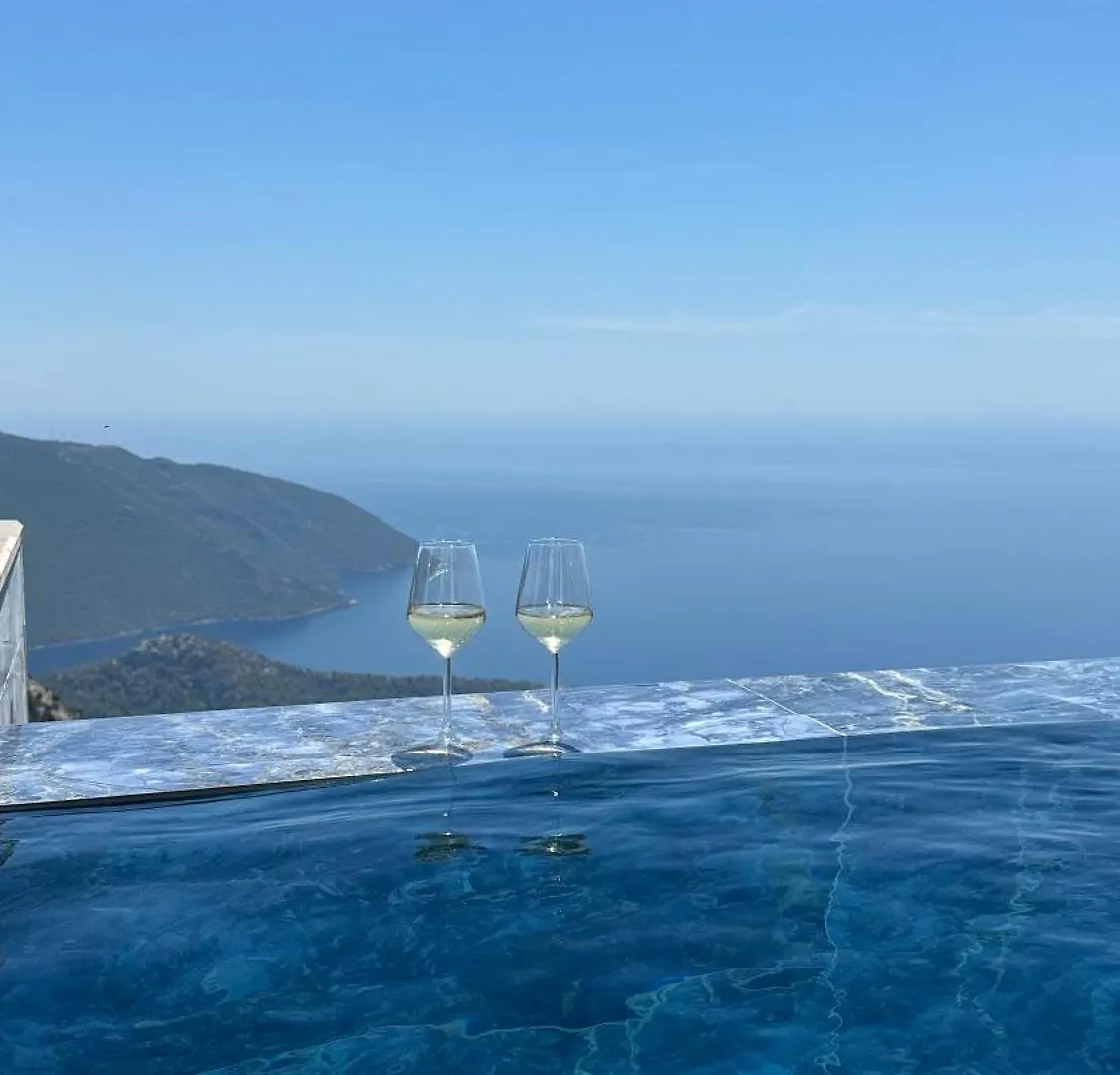 Mavinin Sonsuz Tonu 3 Yatak Odasi 3 Banyo Fethiye Villa